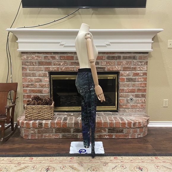 Nike abstract Dri-Fit black and blue leggings / M / Excellent condition - Picture 12 of 15